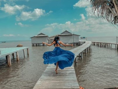 Đi du lịch mặc gì cho đẹp nữ? Unbox 20 outfits xinh lung linh