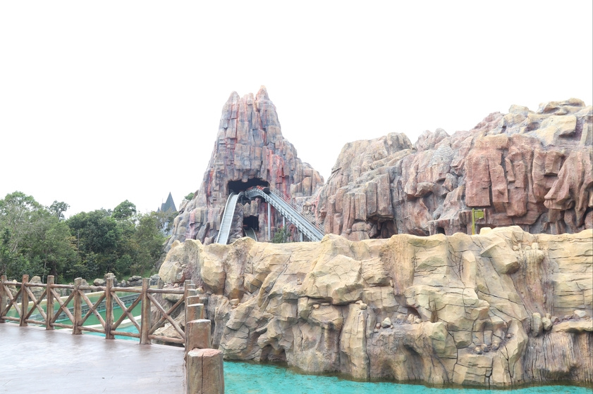 Trải nghiệm “cực đã” với trò chơi Núi lửa kinh hoàng tại VinWonders Phú Quốc