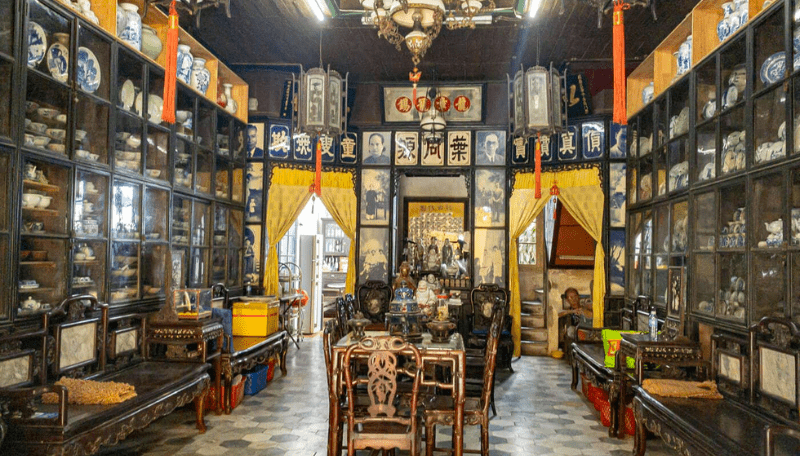 Tầng 1 với “kho tàng" cổ vật quý giá của nhà cổ Diệp Đồng Nguyên 