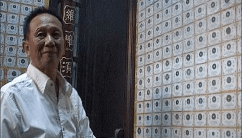 Bộ sưu tập tiền cổ được sắp xếp ngay ngắn tại nhà cổ Diệp Đồng Nguyên