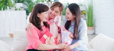 [GỢI Ý] 35 món quà tặng mẹ ấn tượng, ý nghĩa cho mỗi dịp đặc biệt