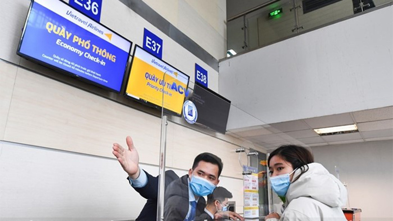 quy định bay nội địa Nhân viên hướng dẫn hành khách tại sân bay