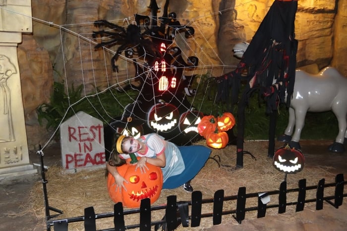 Cách làm bí ngô Halloween handmade 