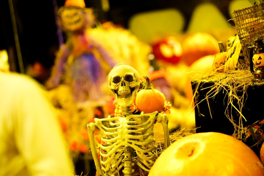 Những bộ xương rùng rợn để trang trí Halloween