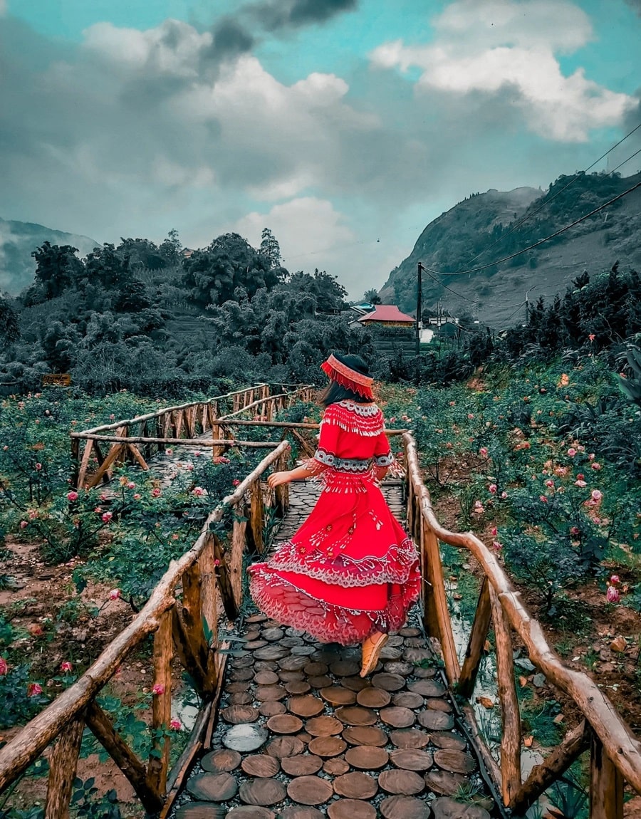 Outfit đi Sa Pa khi ghé thăm các bản làng