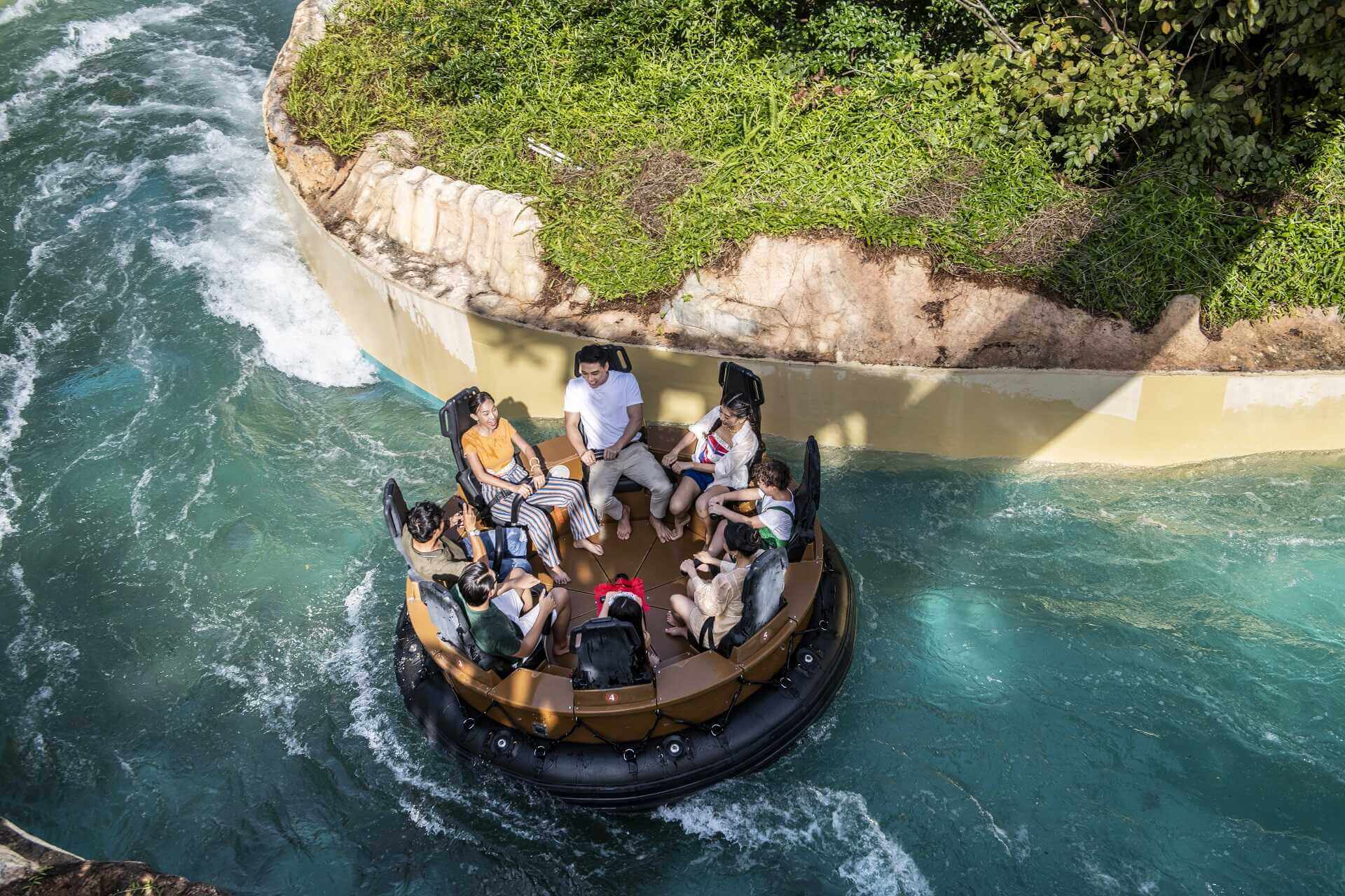 Du lịch cùng bạn bè