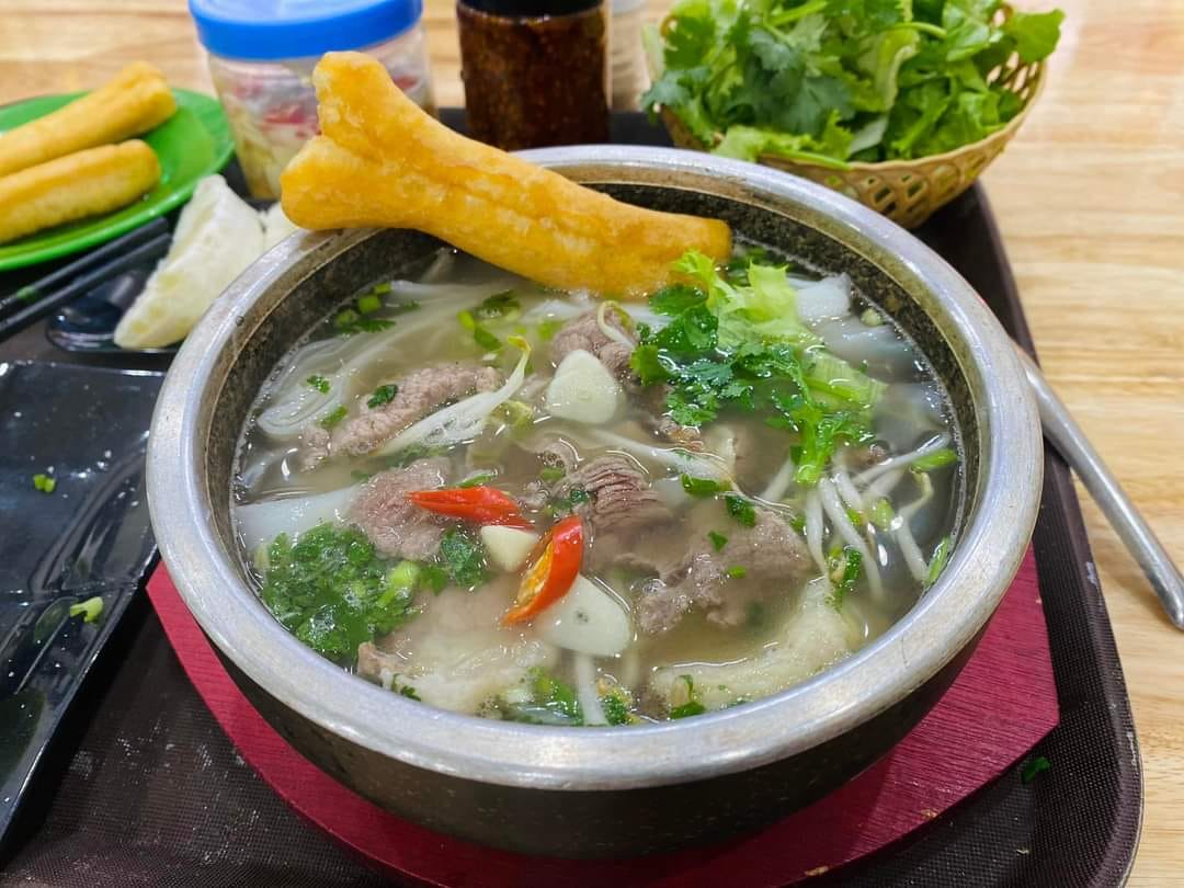 Phở bát đá Hoàng Văn Thụ
