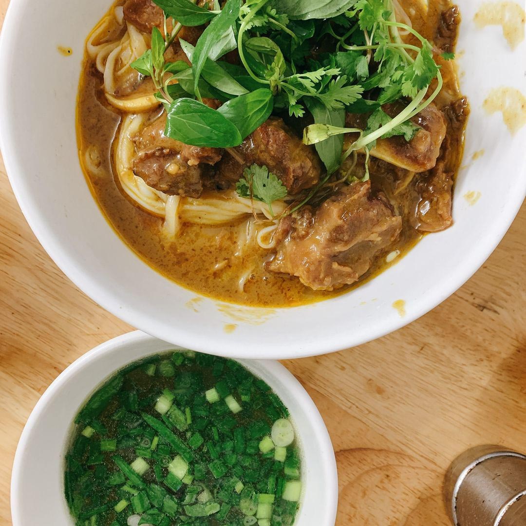 Phở trộn sốt vang tại quán phở Huấn 