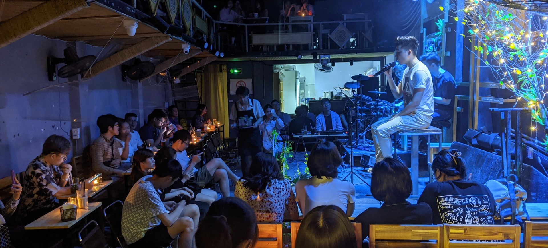 phòng trà Hà Nội