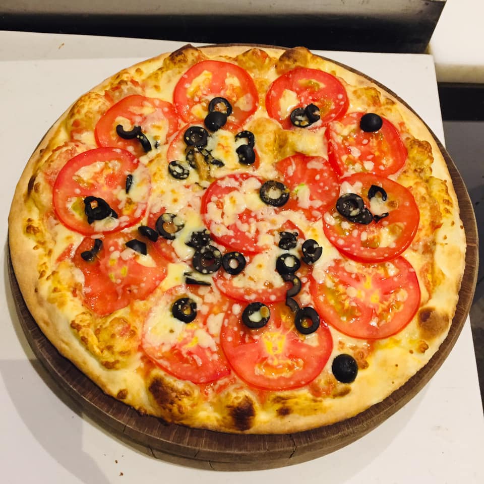 Pizza nhà hàng Hồng Phúc 2