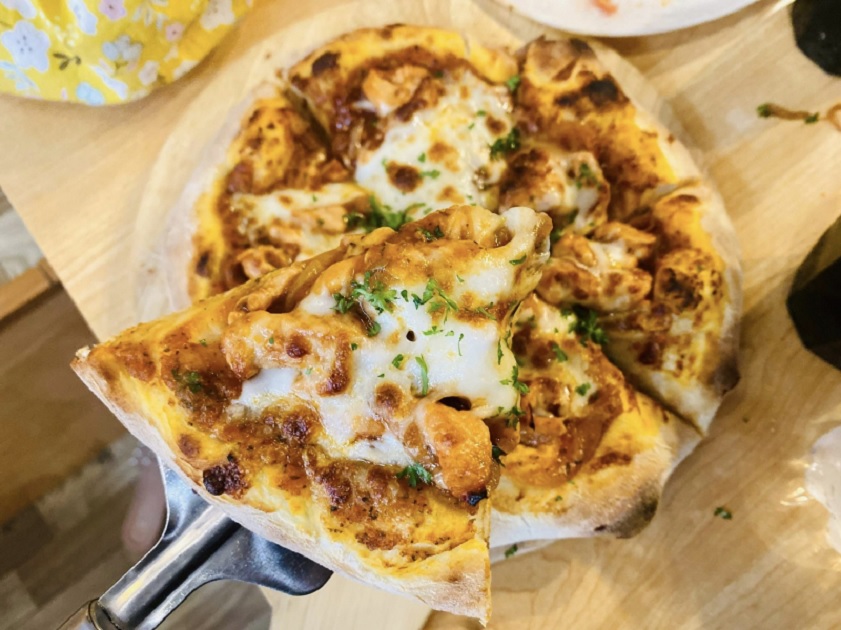 Pizza Quy Nhơn Với không gian ấm cúng và thực đơn phong phú, Al Dente QN đáp ứng đa dạng sở thích của thực khách