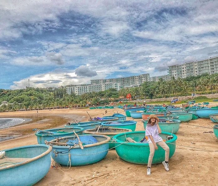 Những chiếc thuyền thúng tại địa danh Ông Địa