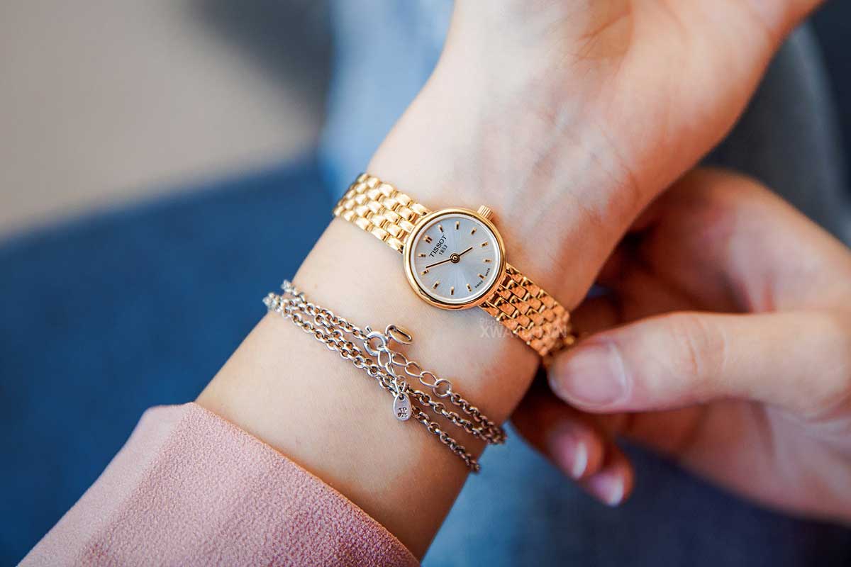 Đồng hồ là món quà vừa có tính thẩm mỹ, vừa thể hiện sự kết nối giữa công việc và thời gian