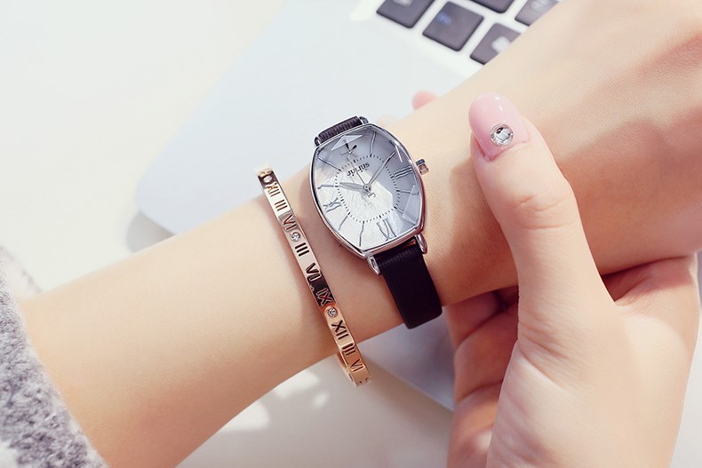 Đồng hồ đeo tay là món quà có giá trị 