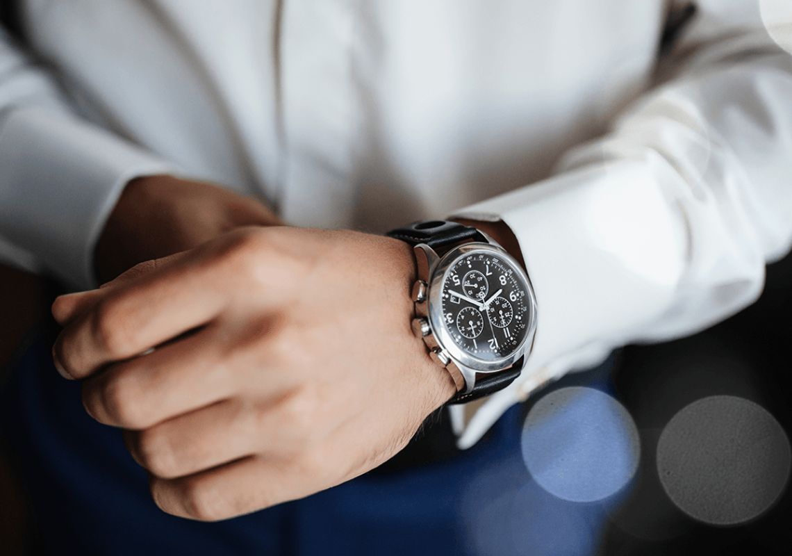 quà 20/11 tặng thầy Đồng hồ là phụ kiện thể hiện đẳng cấp mà bất kỳ người đàn ông nào cũng cần