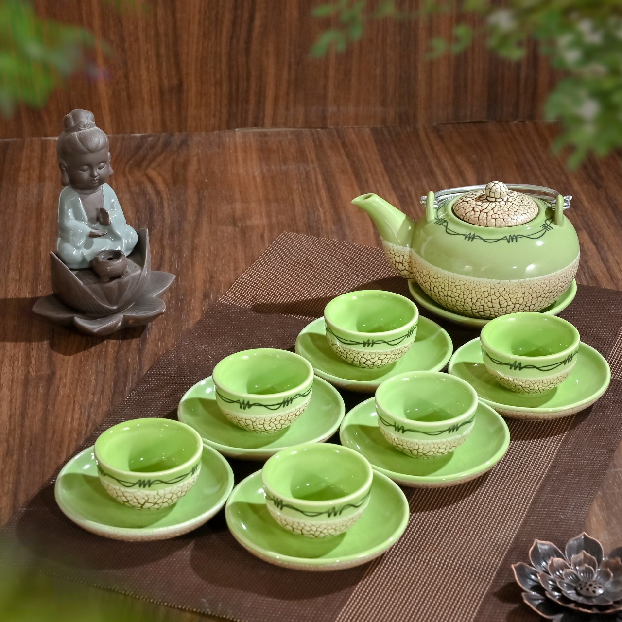 quà 20/11 tặng thầy Một bộ tách trà đẹp khiến việc thưởng trà cũng thú vị hơn