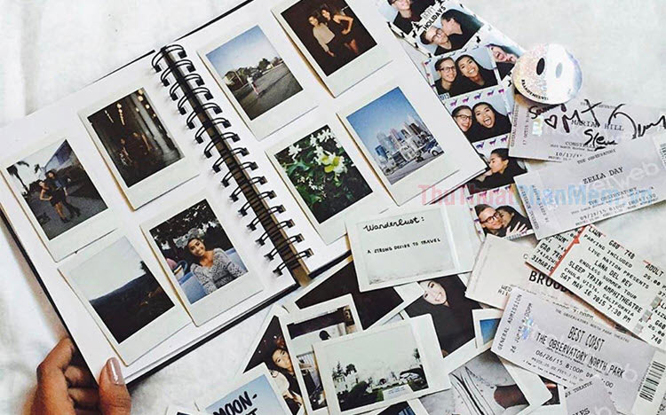 Album ảnh kỉ niệm sẽ là món quà cưới khiến bạn thân cảm động