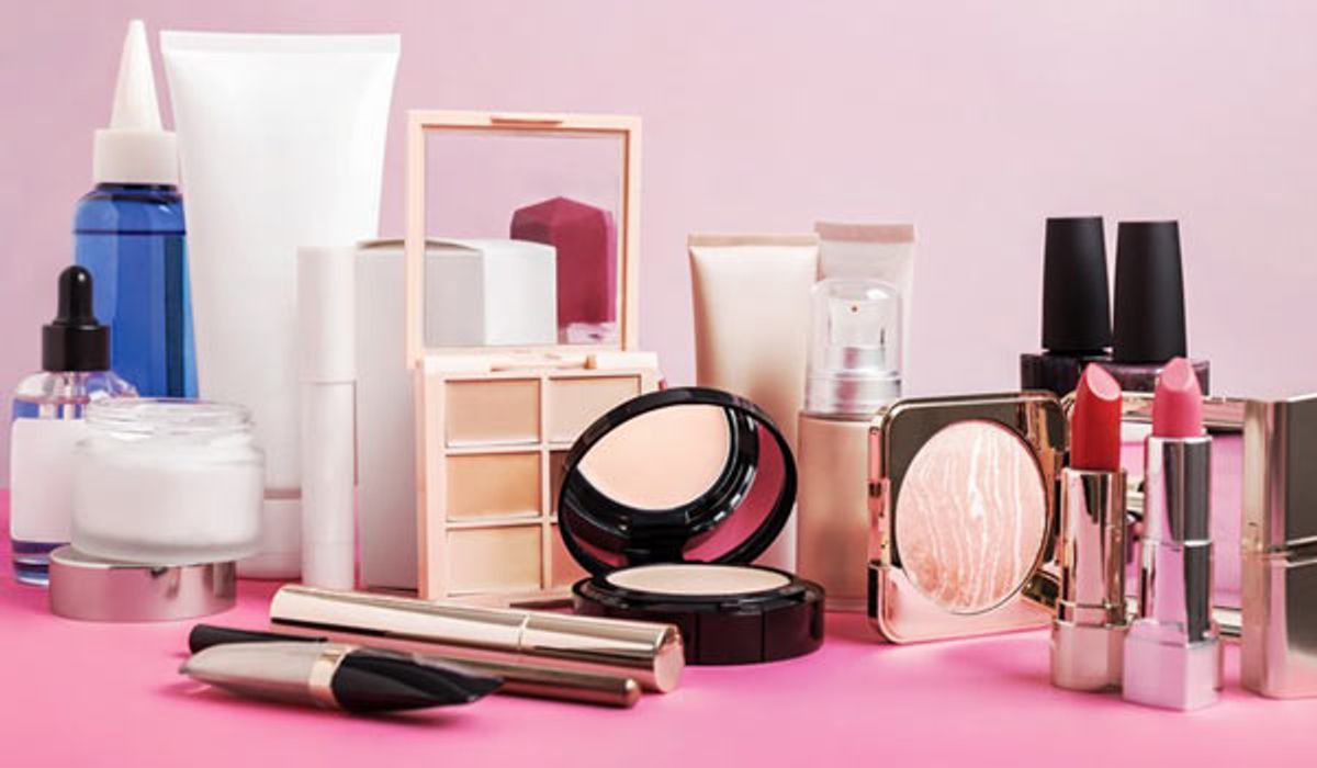 Các món đồ mỹ phẩm được các chị em phái đẹp yêu thích