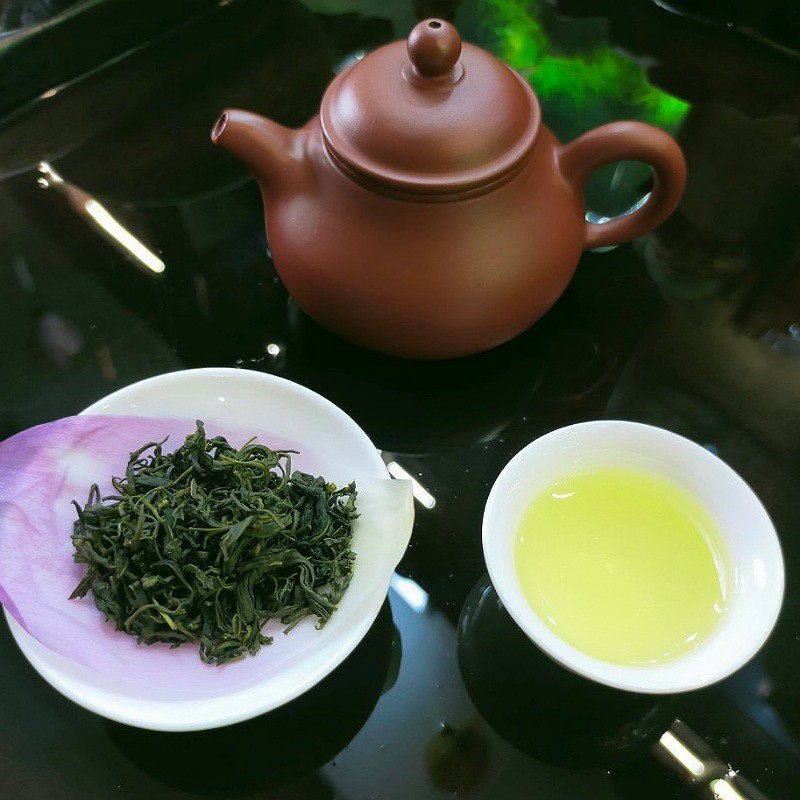 Trà sen Tây Hồ có hương vị thơm ngon đậm đà 