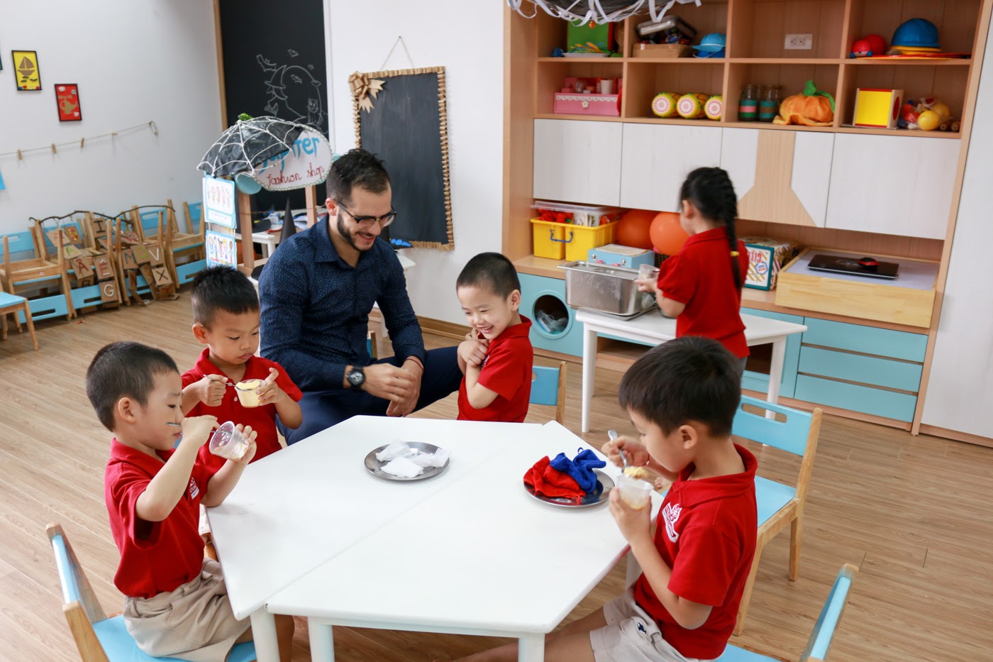 quà sinh nhật cho bé gái Lớp học kỹ năng mềm giúp bé phát triển nhiều kỹ năng