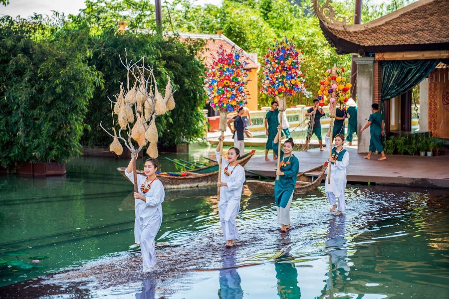 Thưởng thức các show diễn vô cùng độc đáo và đặc sắc