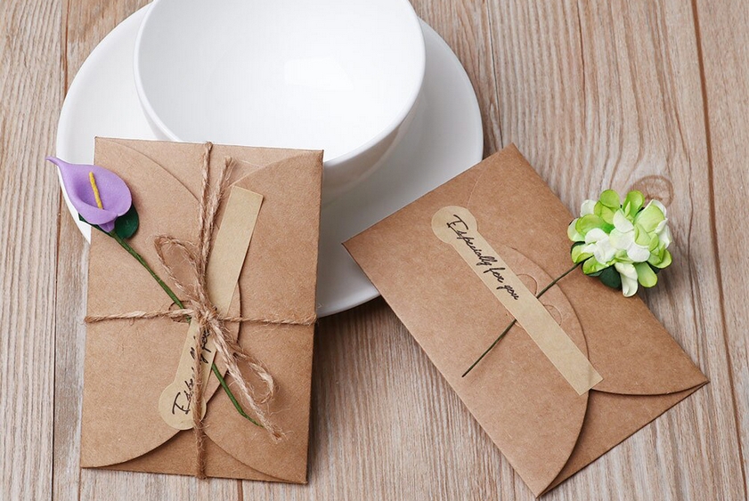 Quà tặng bạn thân là con gái Tự tay trang trí những tấm thiệp handmade - Món quà tặng bạn thân là con gái ý nghĩa