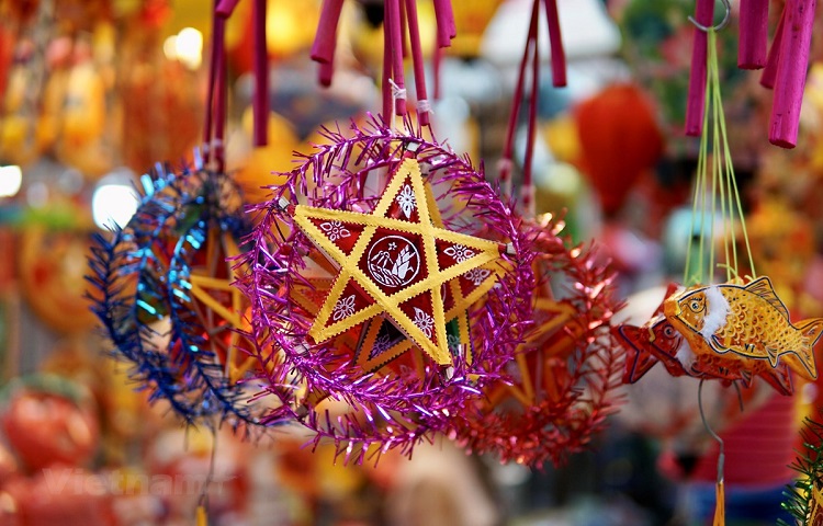 Trải qua bao thời gian, đèn lồng vẫn là món quà tặng ý nghĩa dịp Trung thu