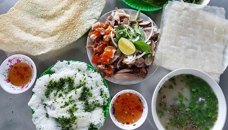 Món bánh hỏi lòng heo trứ danh