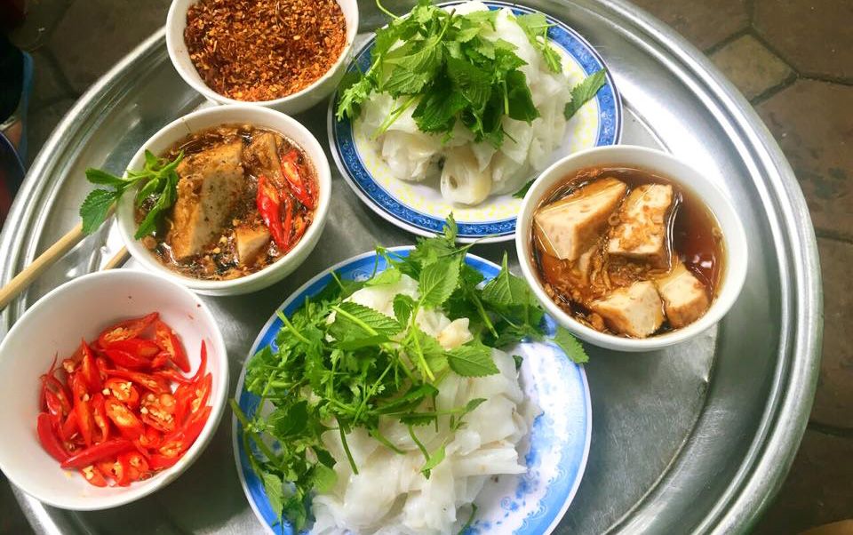 Bánh cuốn Bà Hoành ngon, giá cả phải chăng