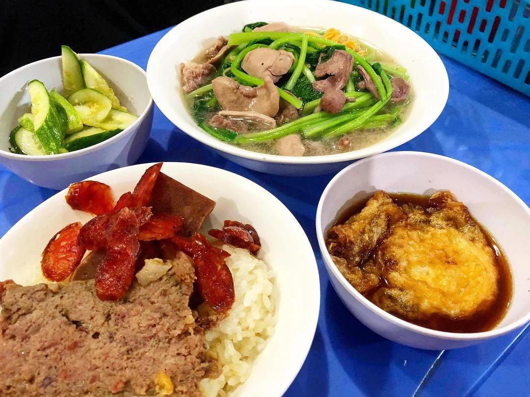 Xôi dẻo, thơm, mềm ăn cùng topping đậm đà