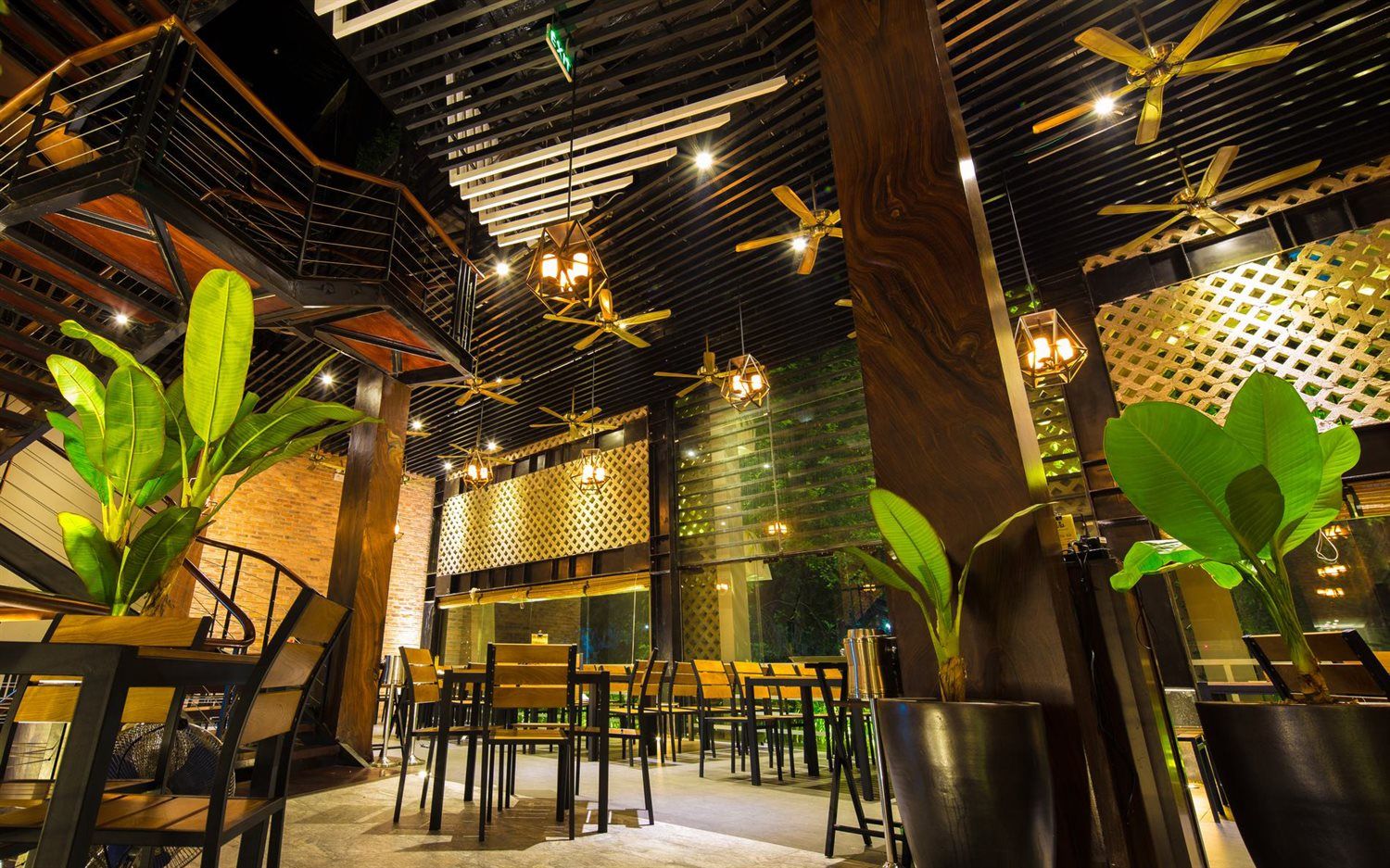 Sứ Bia một trong các quán ăn ngon ở quận Hai Bà Trưng được thực khách yêu thích