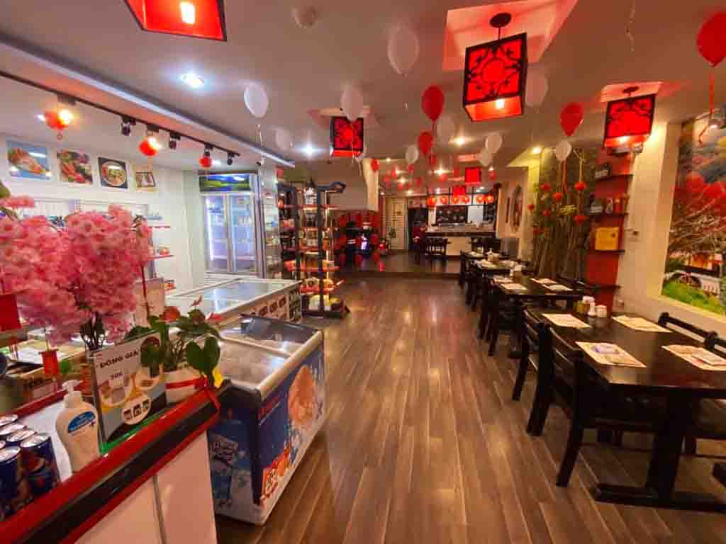 quán ăn ngon Quy Nhơn Không gian rộng thoáng của nhà hàng Nhật Bản & BBQ Buffet NamSushi