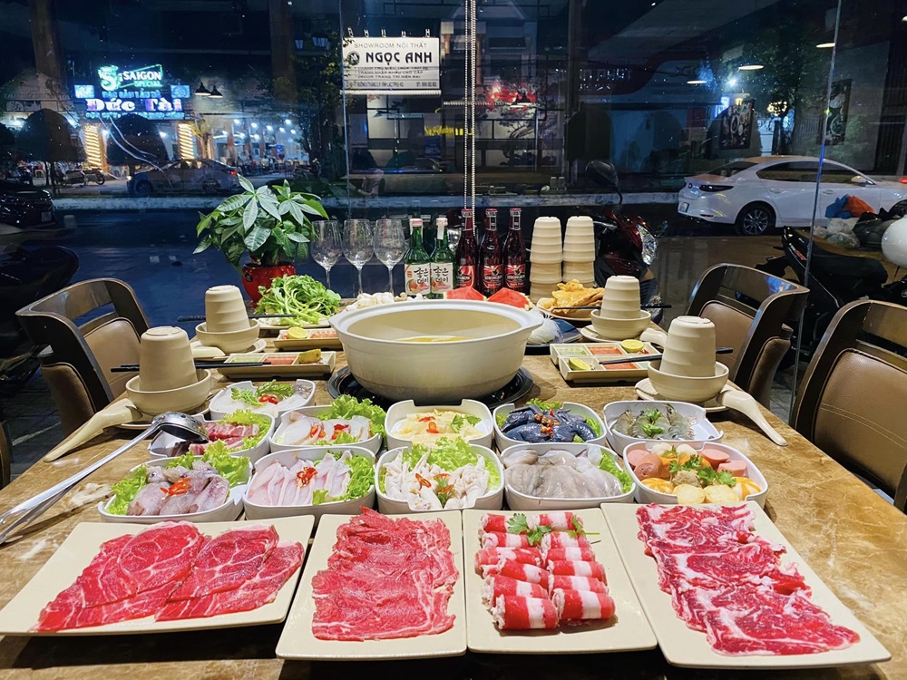 quán ăn ngon Rạch Giá Quán ăn ngon tại Rạch Giá lẩu nấm Trần Phố có không gian đẹp, sang trọng