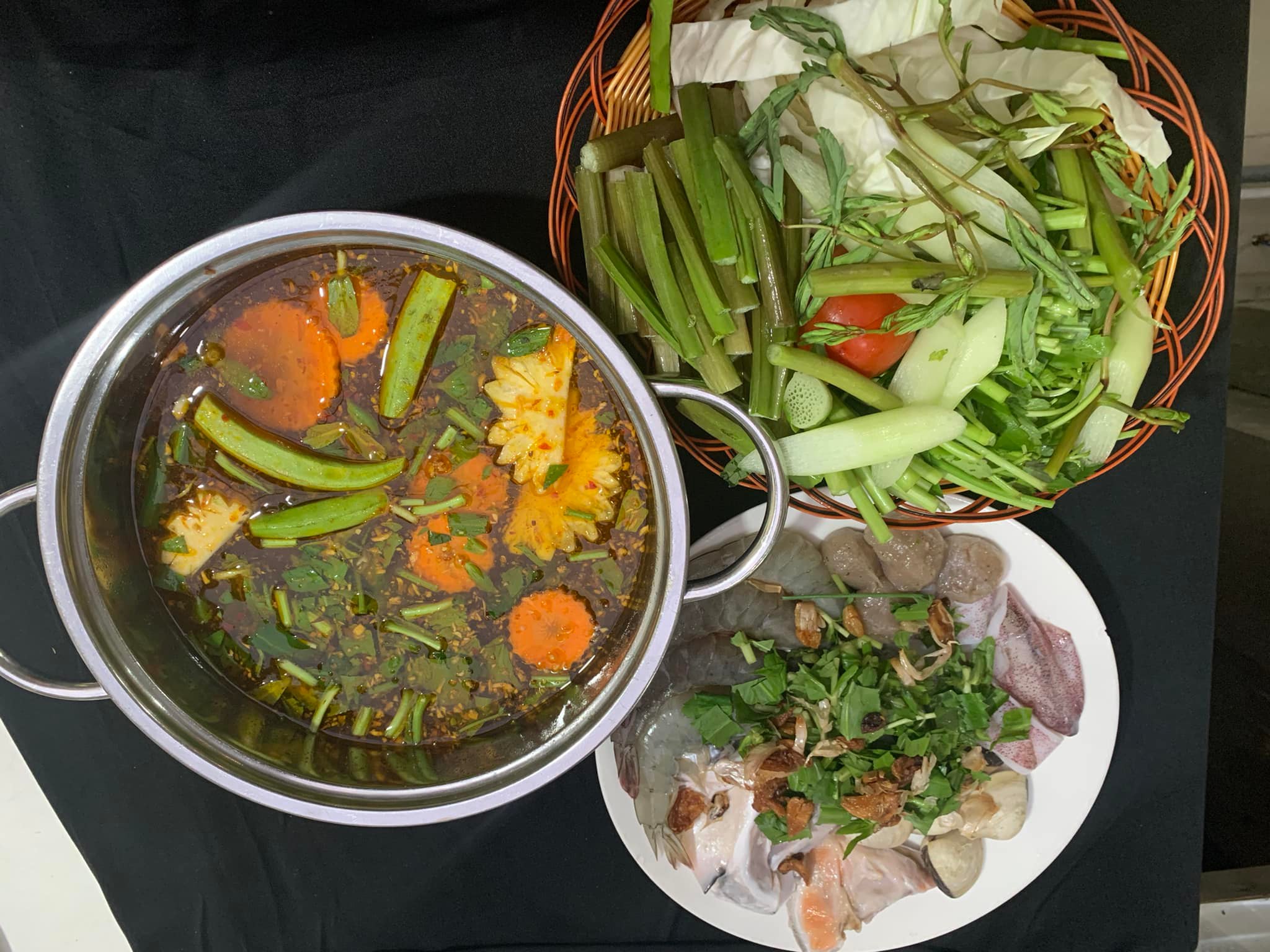 quán ăn ngon Rạch Giá Món lẩu hải sản ngon tại nhà hàng Ngọc Nhân