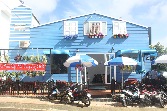 Quán cafe đẹp ở Bảo Lộc Mon Amour là quán cafe nằm ngay trung tâm thành phố