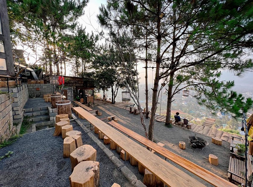 Quán cafe đẹp ở Bảo Lộc Không gian cực rộng tại Nhà Của Gió mang đến cho bạn sự thoải mái, bình yên