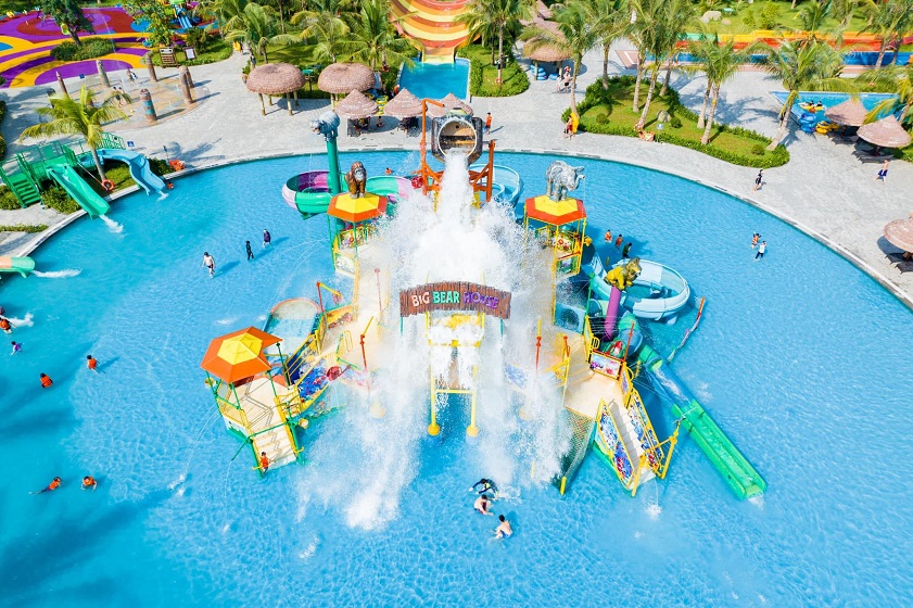 Bể bơi tại VinWonders Water Park