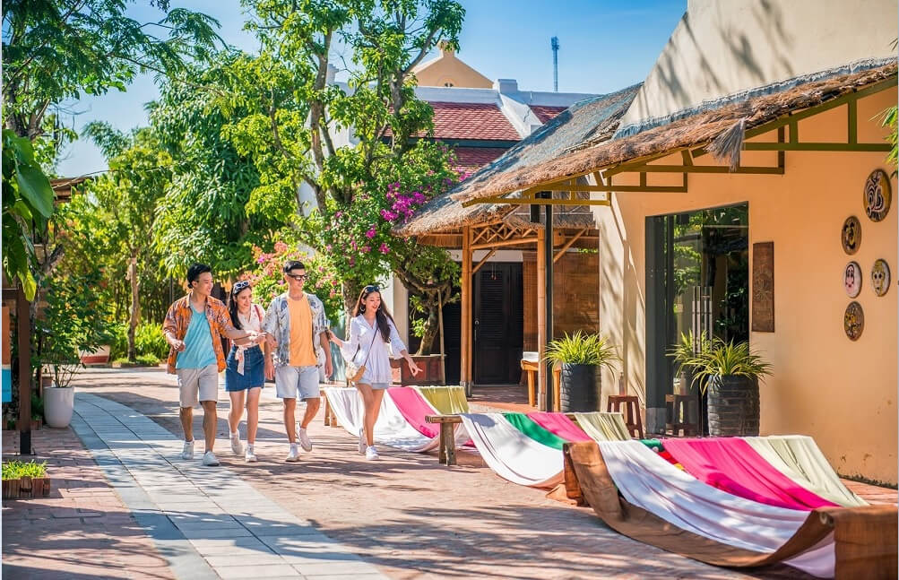 quán chay Hội An VinWonders Nam Hội An cho bạn trải nghiệm vui chơi hiện đại