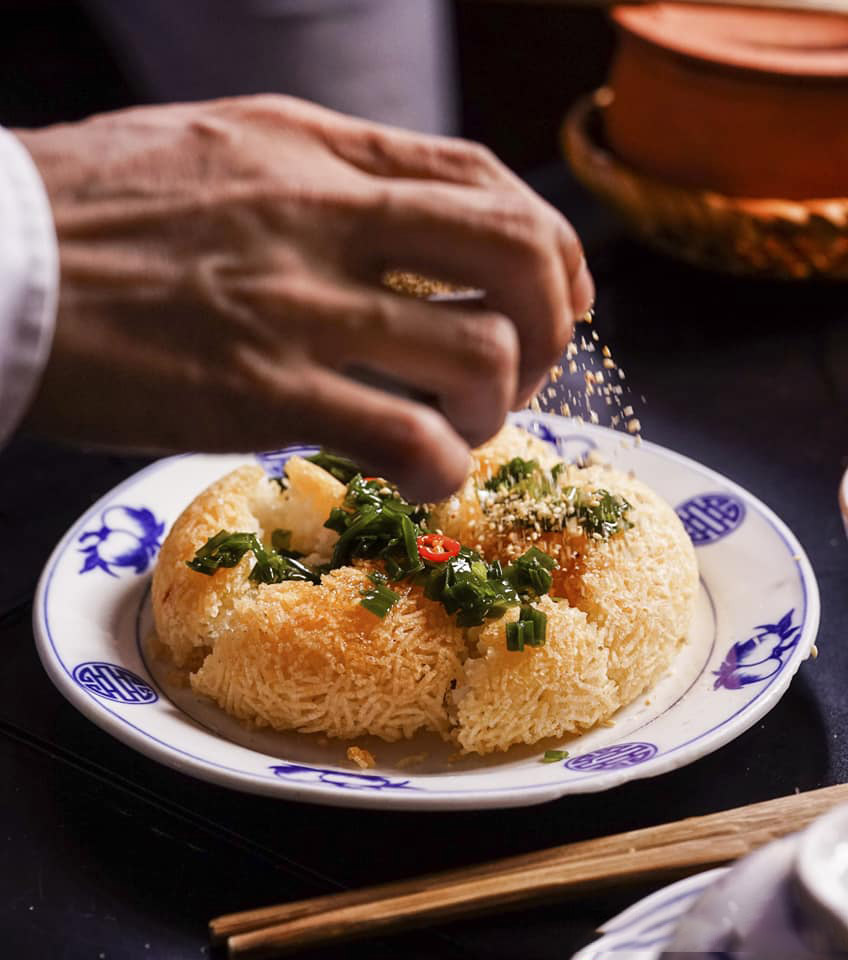 Cơm niêu với vỏ ngoài giòn rụm