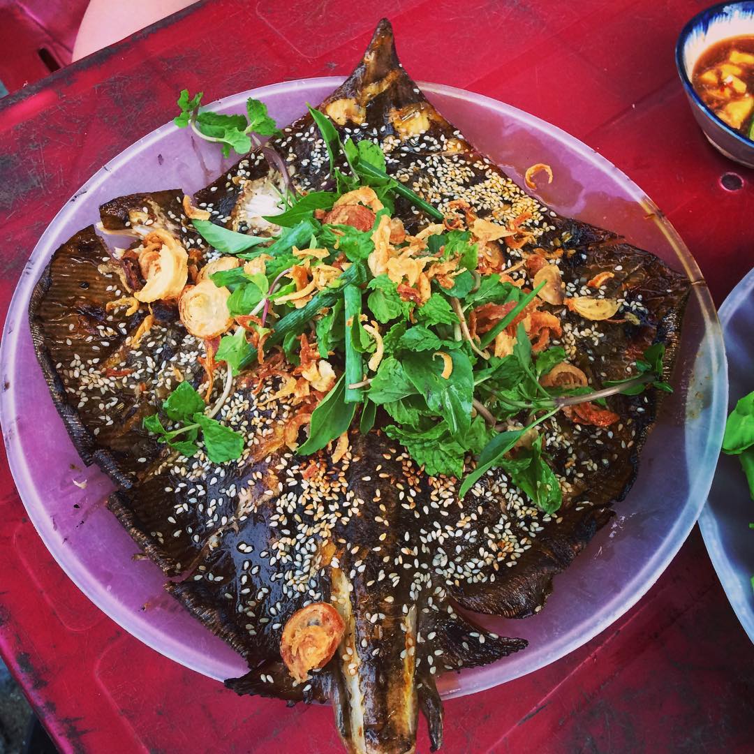 quán nhậu Đà Nẵng Quán Hoa Mập nổi tiếng với món cá đuối nướng