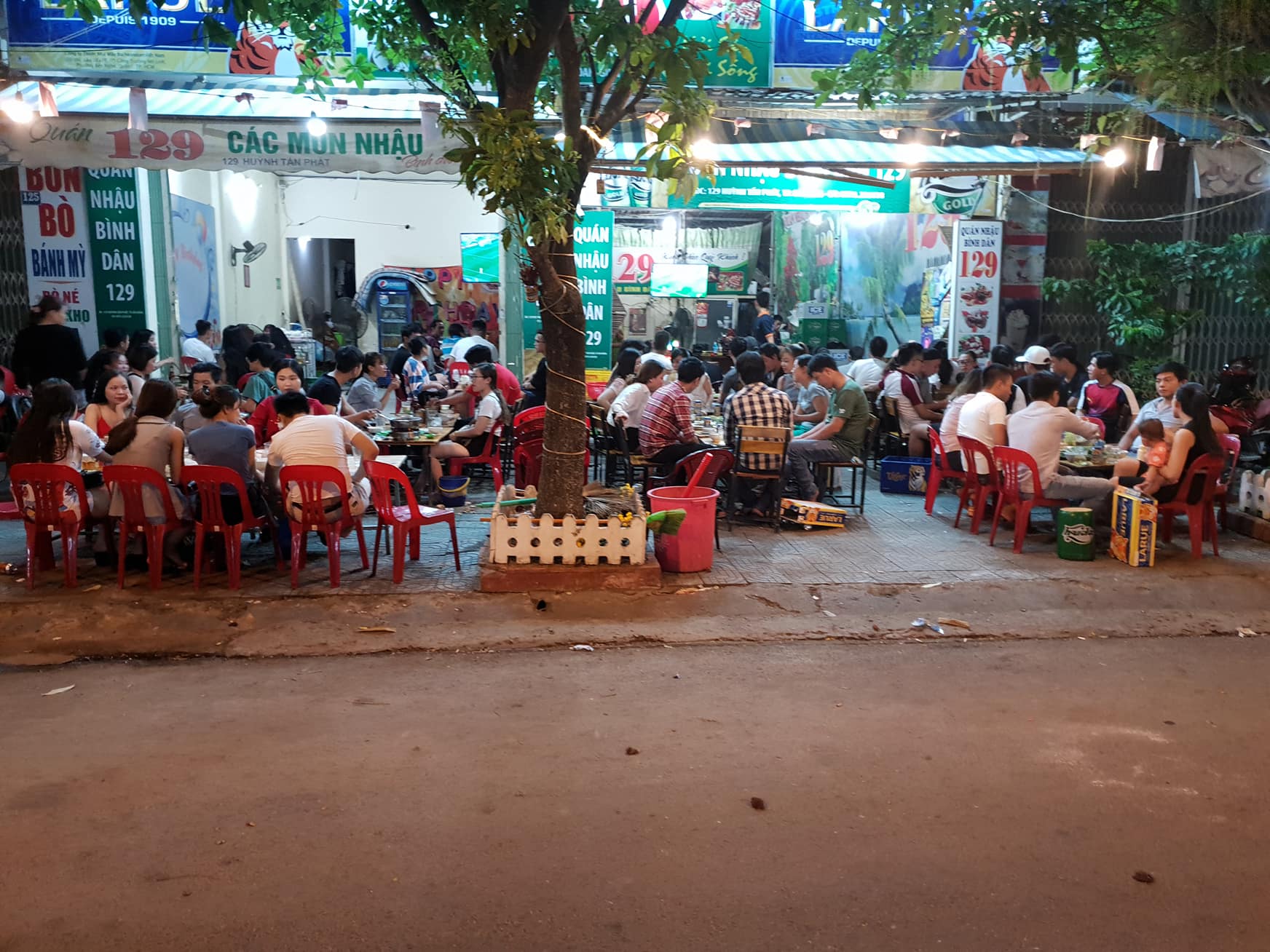 quán nhậu Đà Nẵng Quán 129 lúc nào cũng đông khách ghé thăm