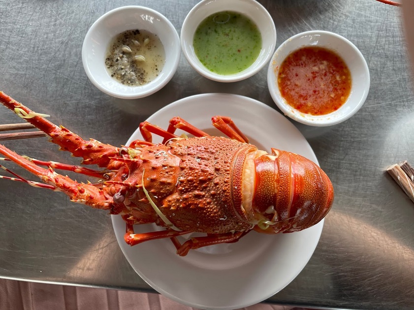 Hải sản tươi ngon, hấp dẫn tại quán nhậu Tuy Hòa nổi tiếng - hải sản Lâm Hùng