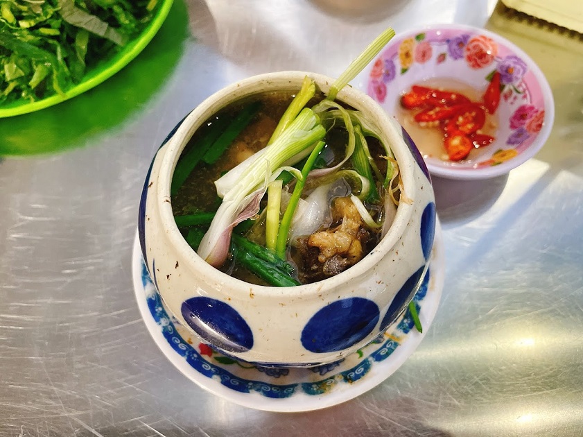 Mắt cá ngừ đại dương - món ăn không nên bỏ qua tại quán nhậu Tuy Hòa Bà Tám