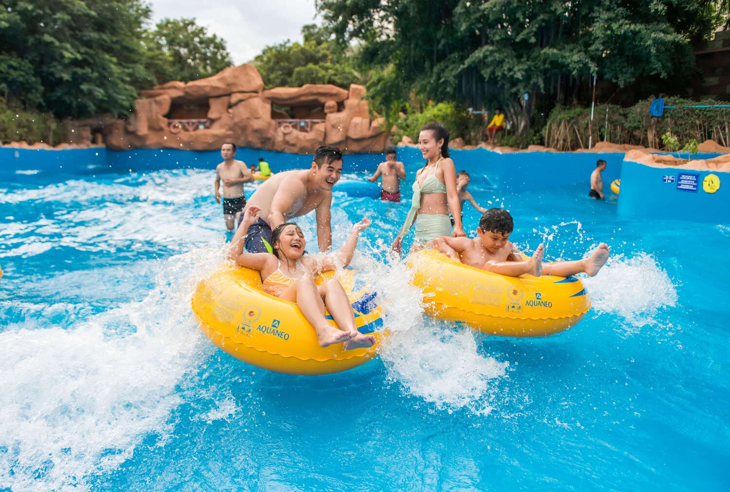 Đánh bay cơn nóng mùa hè cùng các trò chơi nước sảng khoái và mát lạnh
