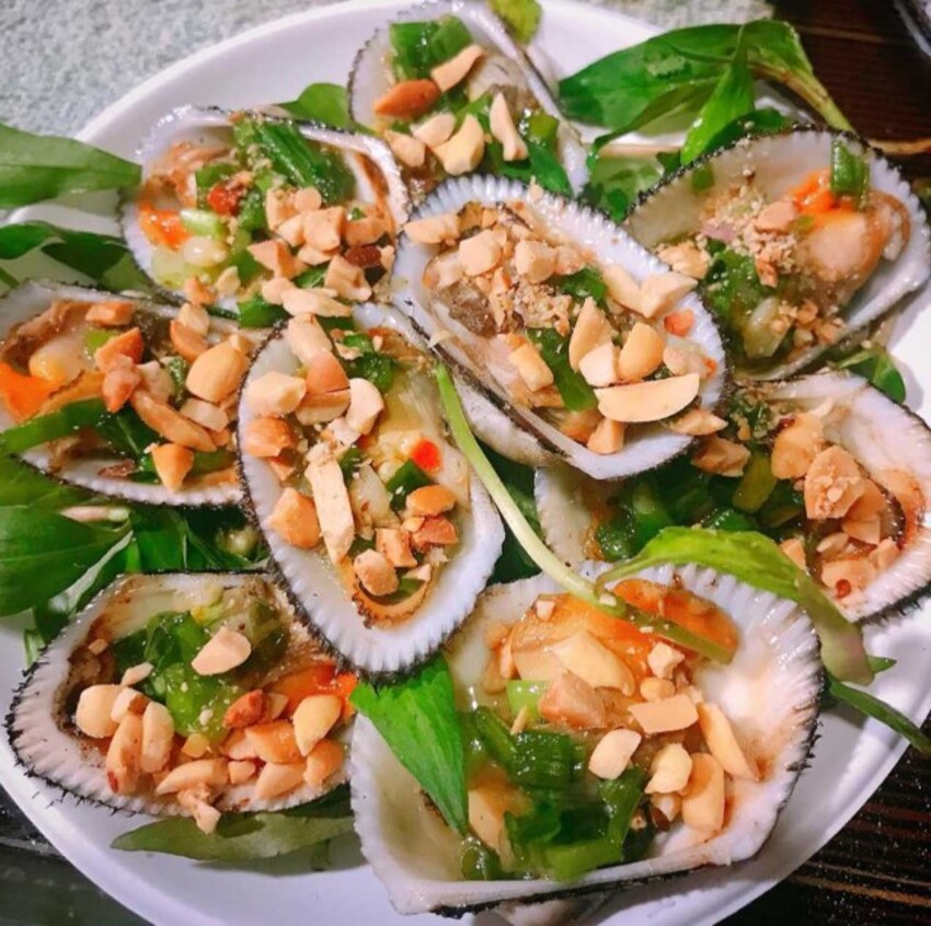 Quán ốc Hoàng Long phục vụ theo tiêu chí ngon - bổ - rẻ 