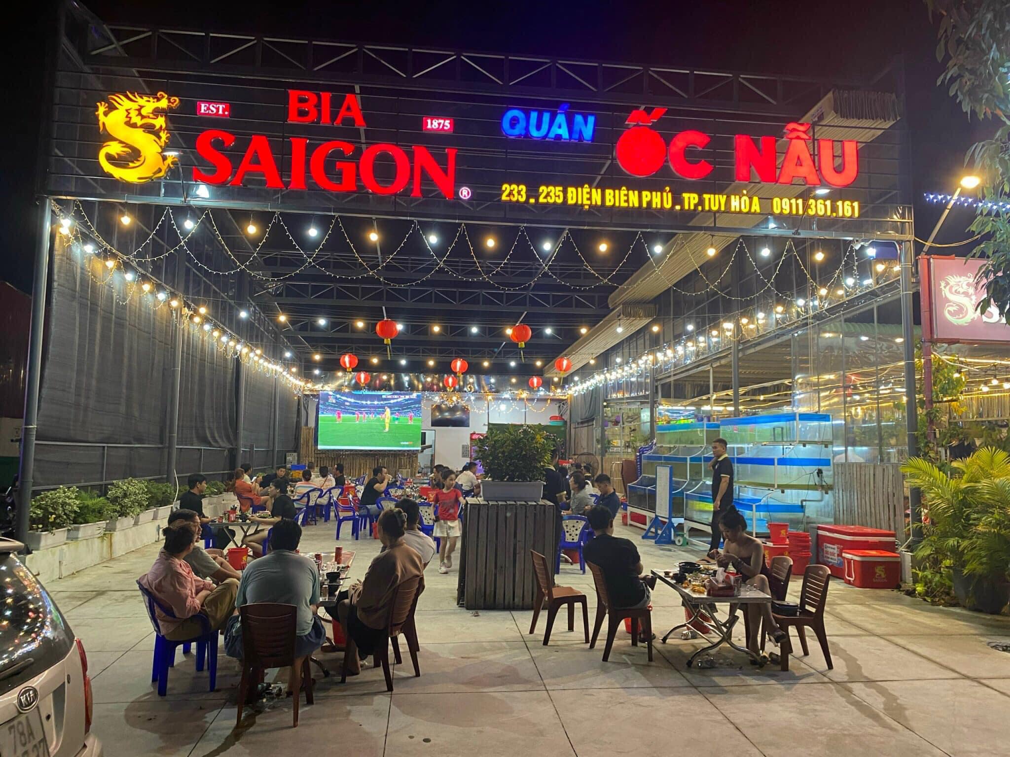 Không gian quán ốc Tuy Hòa - Ốc Nẫu rộng rãi, thông thoáng