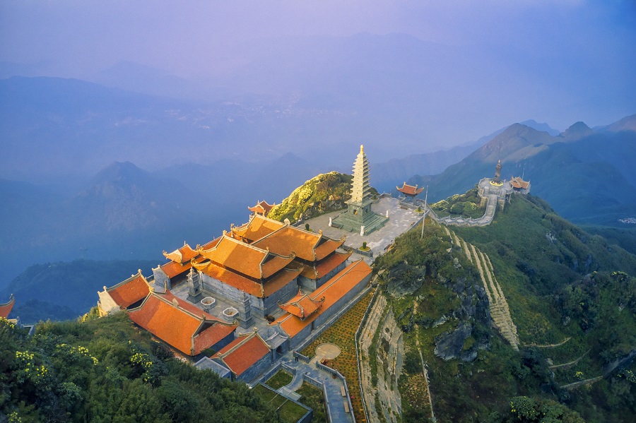 Quần thể tâm linh trên đỉnh Fansipan