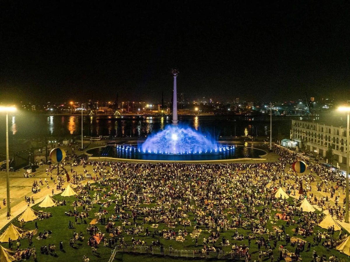 Quảng trường châu Âu Royal Square