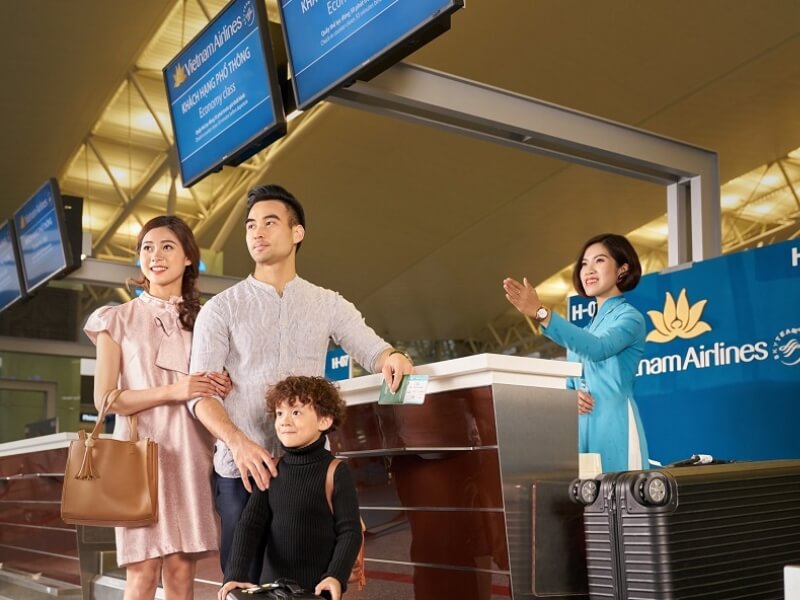 quy định bay nội địa Vietnam Airlines Phụ huynh cần chuẩn bị đầy đủ giấy tờ cho bé theo quy định bay nội địa Vietnam Airlines