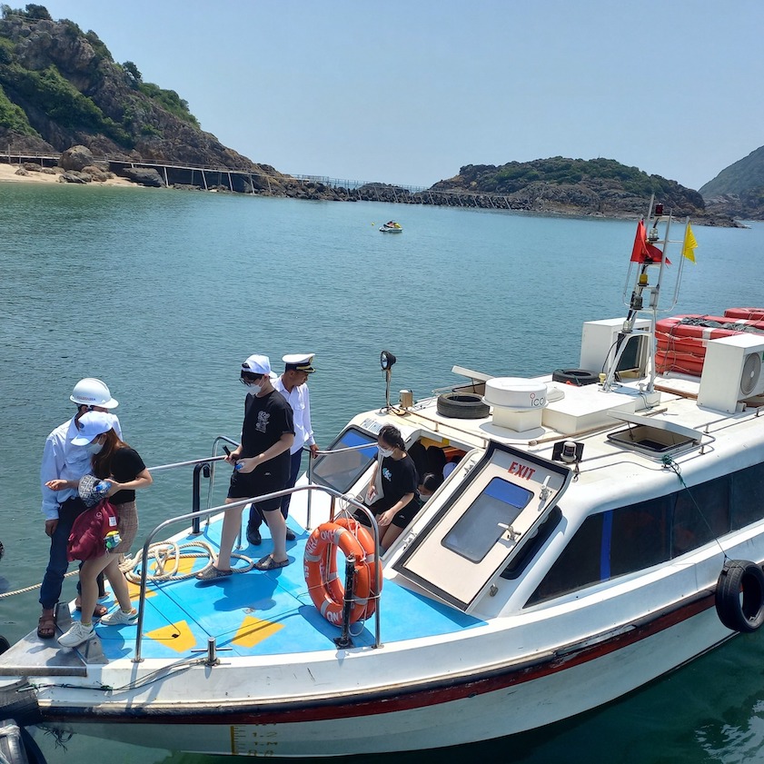 Đảo Hòn Mê Ra đảo Hòn Mê bằng cách nào